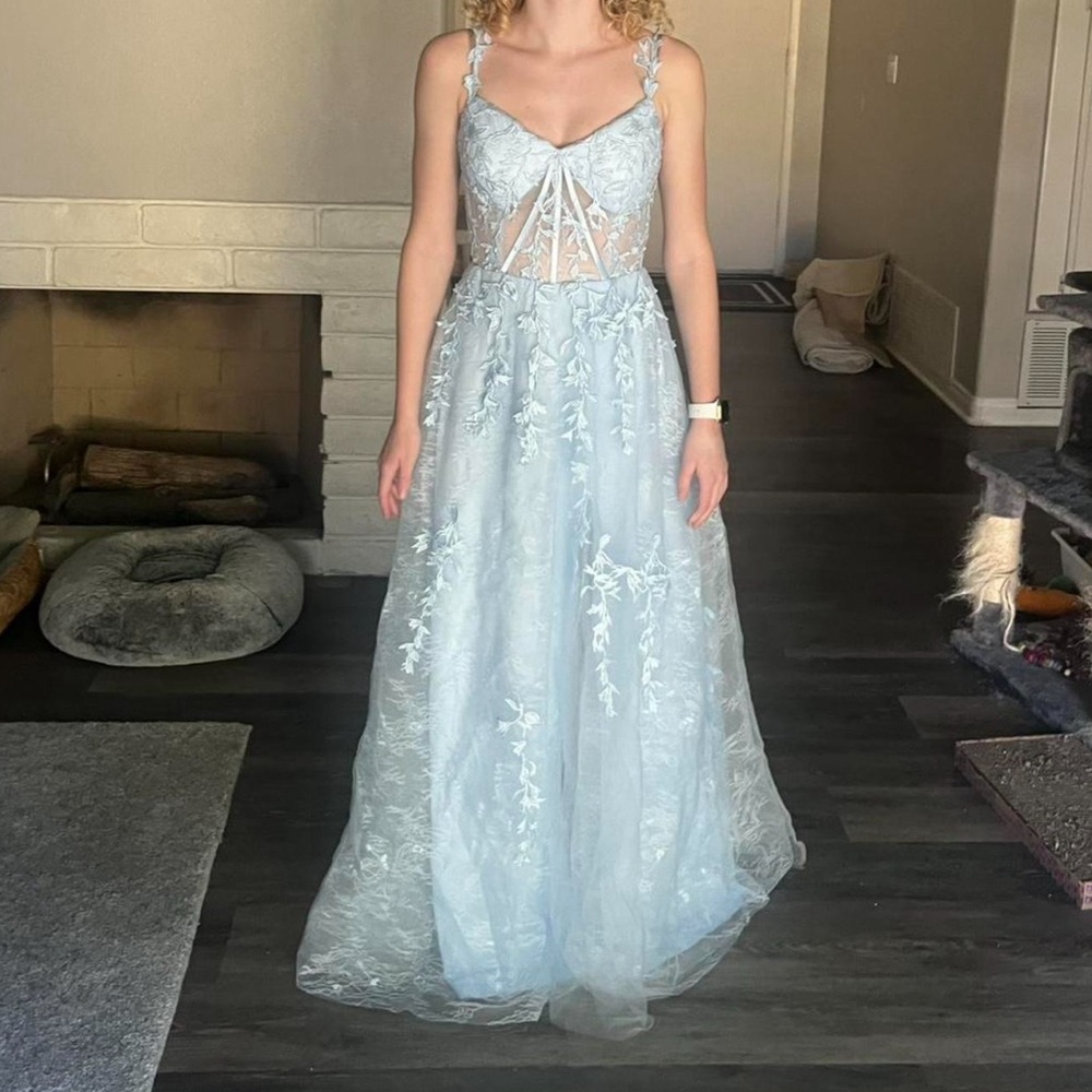 Elegant Blue Lace Evening Gown